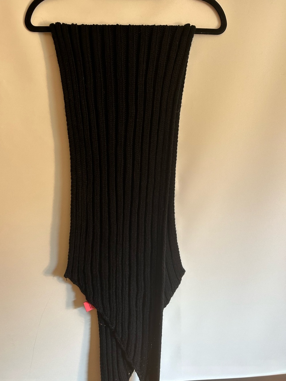 BETSEY JOHNSON & DREAM WORKS TROLLS BLACK CABLE KNIT MULTI COLORED POMS SCARF